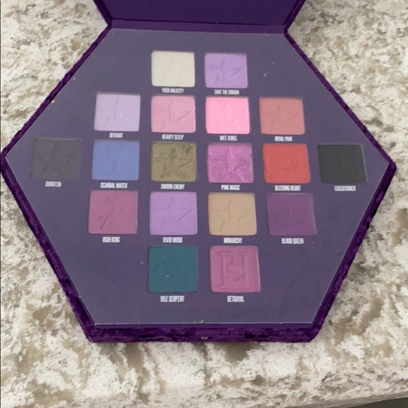 Jeffrey star blood list eyeshadow palette - Picture 3 of 8